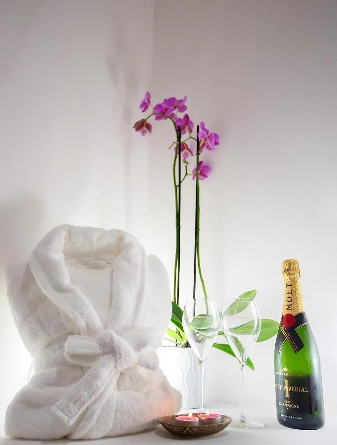 Bed & Breakfast Etnea 208 Luxury Jacuzzi Suite Catania Italy