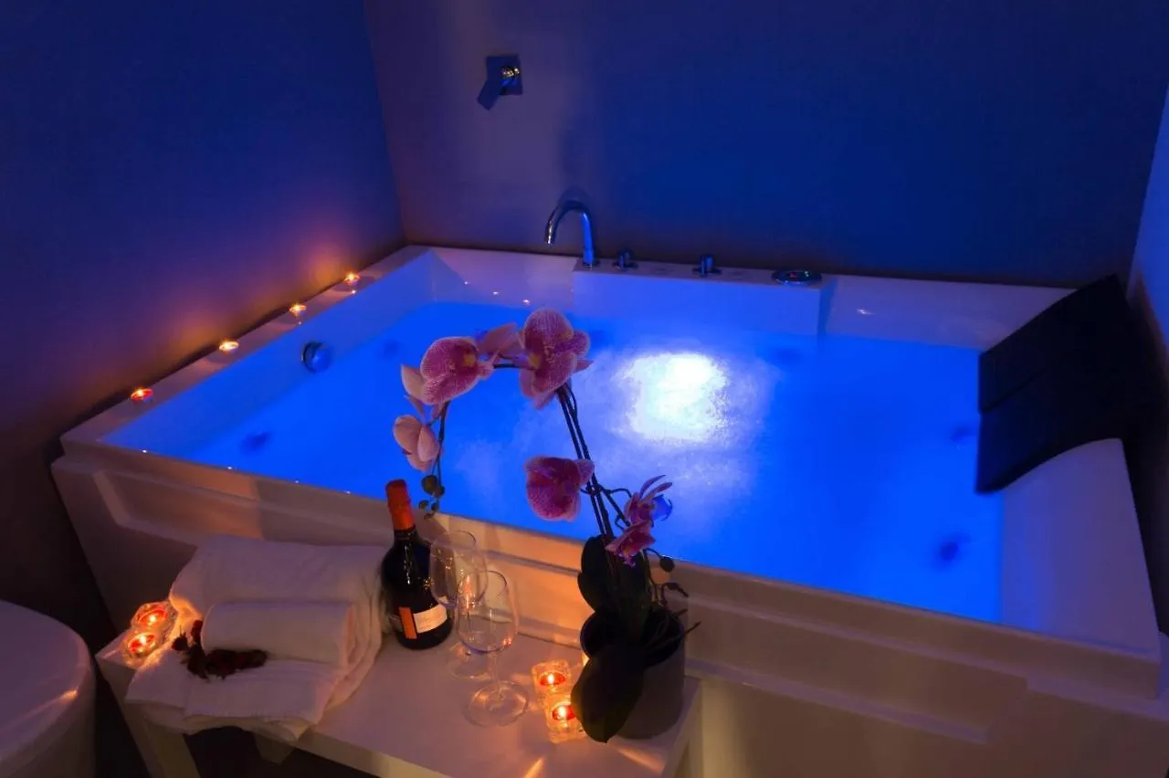 Etnea 208 Luxury Jacuzzi Suite Catania Bed & Breakfast